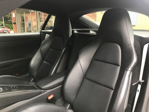 Used Porsche 718 Cayman 2019 for sale - 75641939: Photo 16