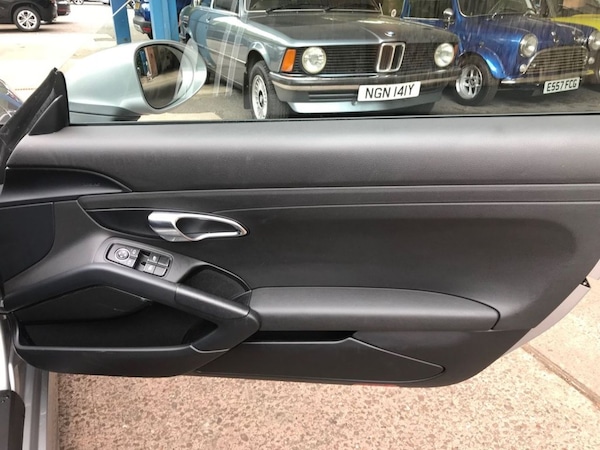 Used Porsche 718 Cayman 2019 for sale - 75641939: Photo 22