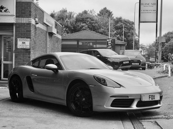 Used Porsche 718 Cayman 2019 for sale - 75641939: Photo 4