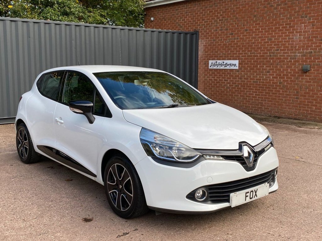 Used Renault Clio 2015 for sale - 76395617: Photo 2