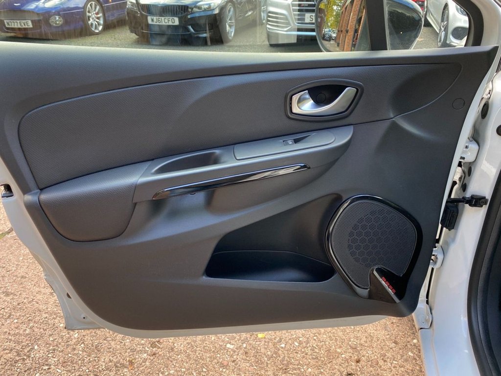 Used Renault Clio 2015 for sale - 76395617: Photo 21