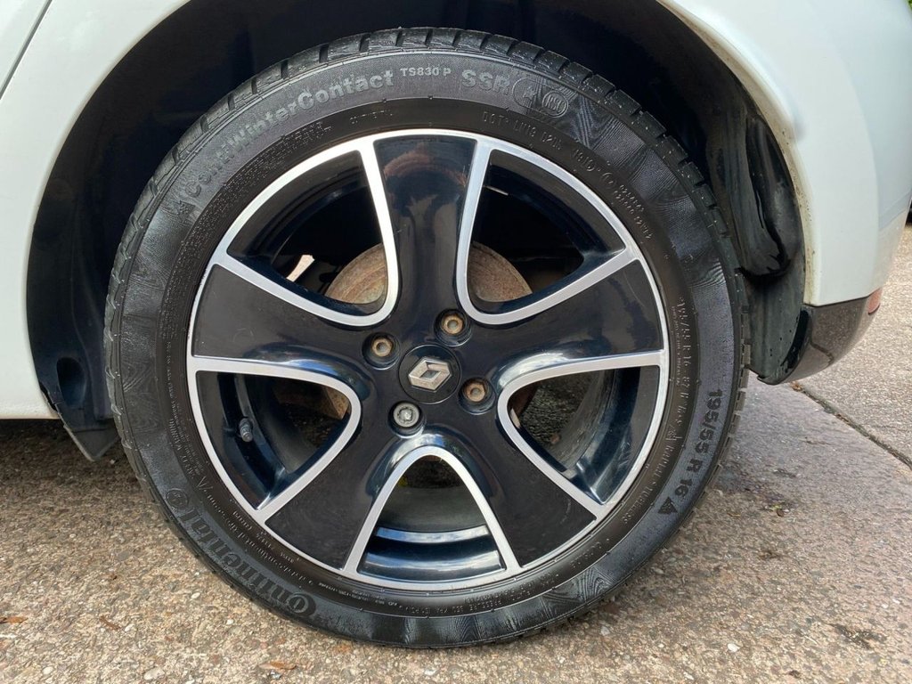 Used Renault Clio 2015 for sale - 76395617: Photo 23