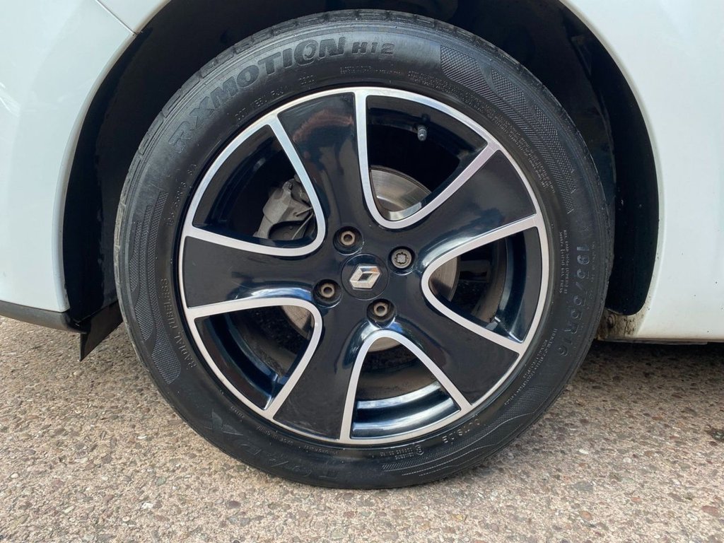 Used Renault Clio 2015 for sale - 76395617: Photo 24