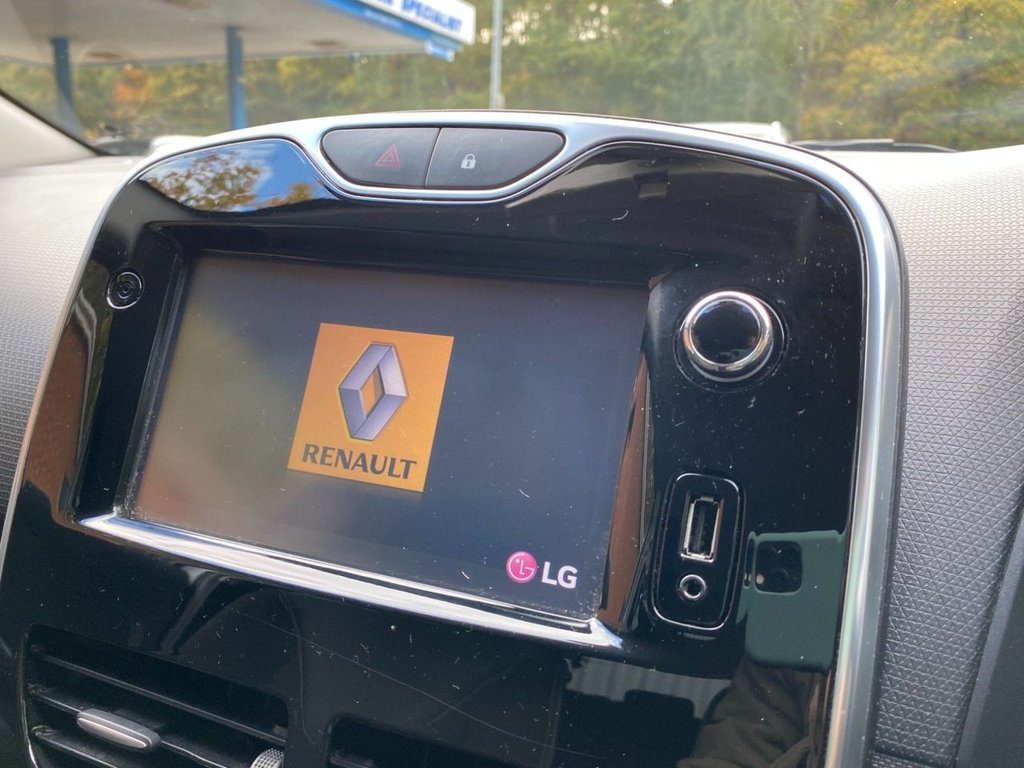 Used Renault Clio 2015 for sale - 76395617: Photo 28