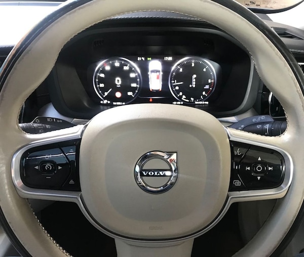 Used Volvo XC60 2017 for sale - 75384093: Photo 4