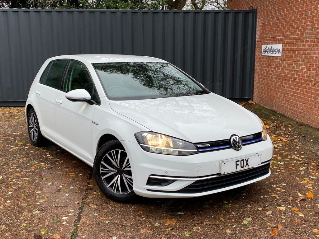 Used Volkswagen Golf 2018 for sale - 76582630: Photo 2