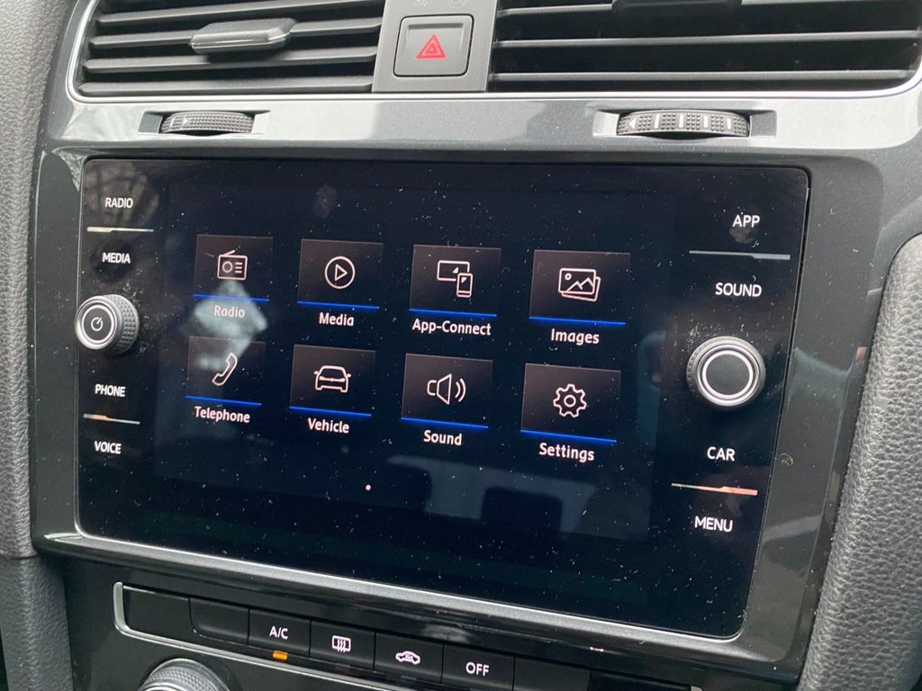 Used Volkswagen Golf 2018 for sale - 76582630: Photo 30