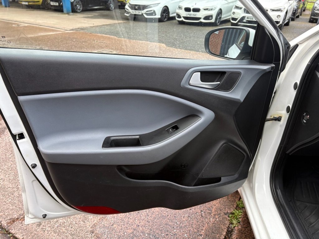 Used Hyundai i20 2016 for sale - 78212420: Photo 25