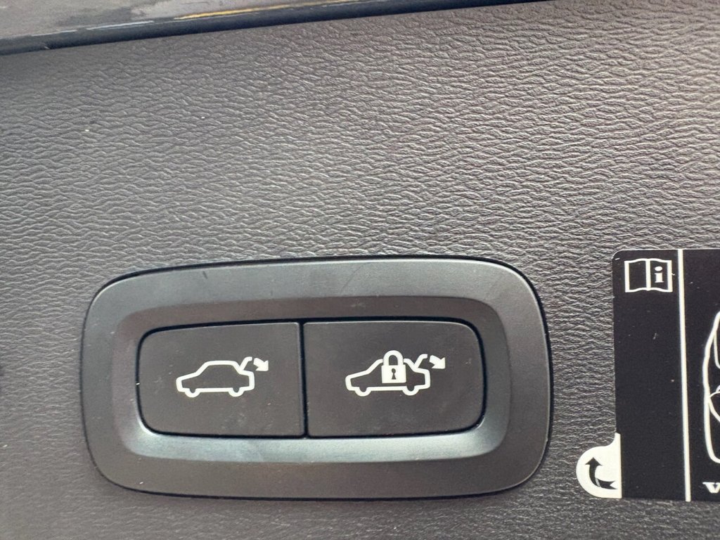 Used Volvo XC40 2019 for sale - 77879640: Photo 32