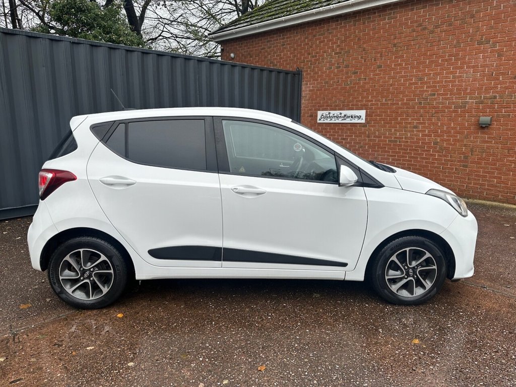 Used Hyundai i10 2017 for sale - 76665422: Photo 2