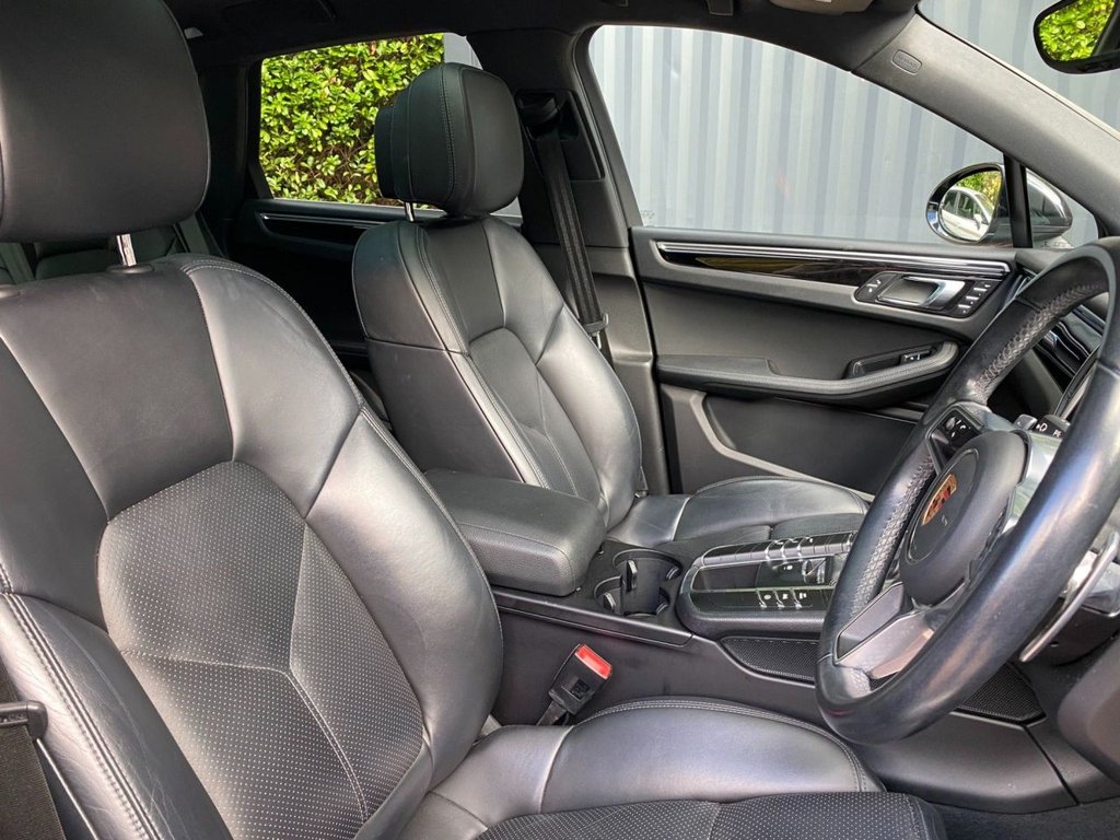 Used Porsche Macan 2017 for sale - 76356379: Photo 15