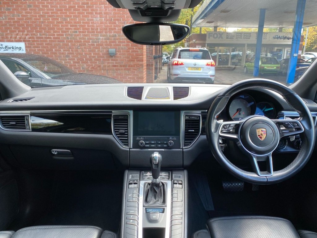 Used Porsche Macan 2017 for sale - 76356379: Photo 16
