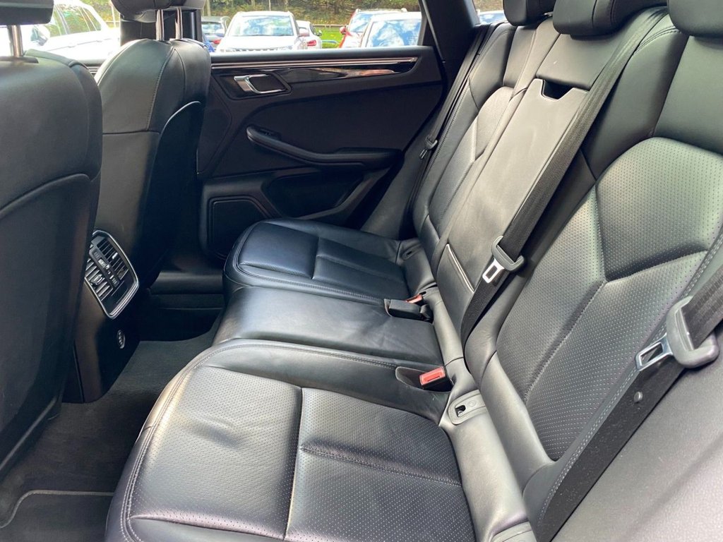 Used Porsche Macan 2017 for sale - 76356379: Photo 17