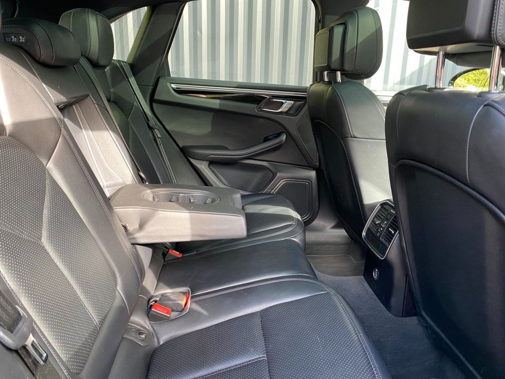 Used Porsche Macan 2017 for sale - 76356379: Photo 18