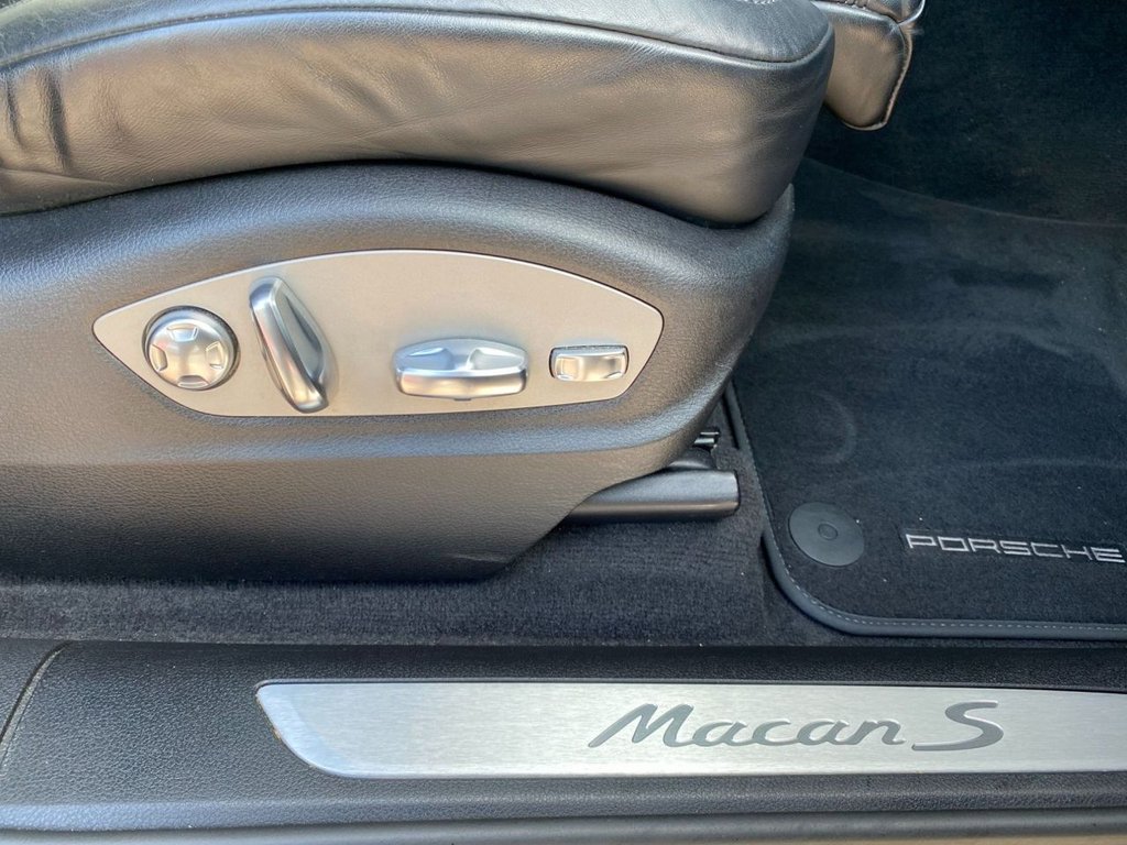 Used Porsche Macan 2017 for sale - 76356379: Photo 19