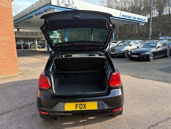 Used Volkswagen Polo 2015 for sale - 78096361: Photo