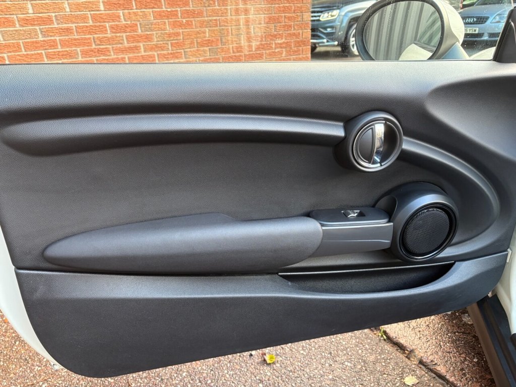 Used MINI Convertible 2018 for sale - 76670550: Photo 37