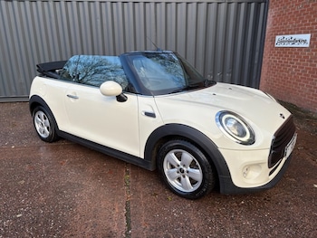 Used MINI Convertible 2018 for sale - 76670550: Photo