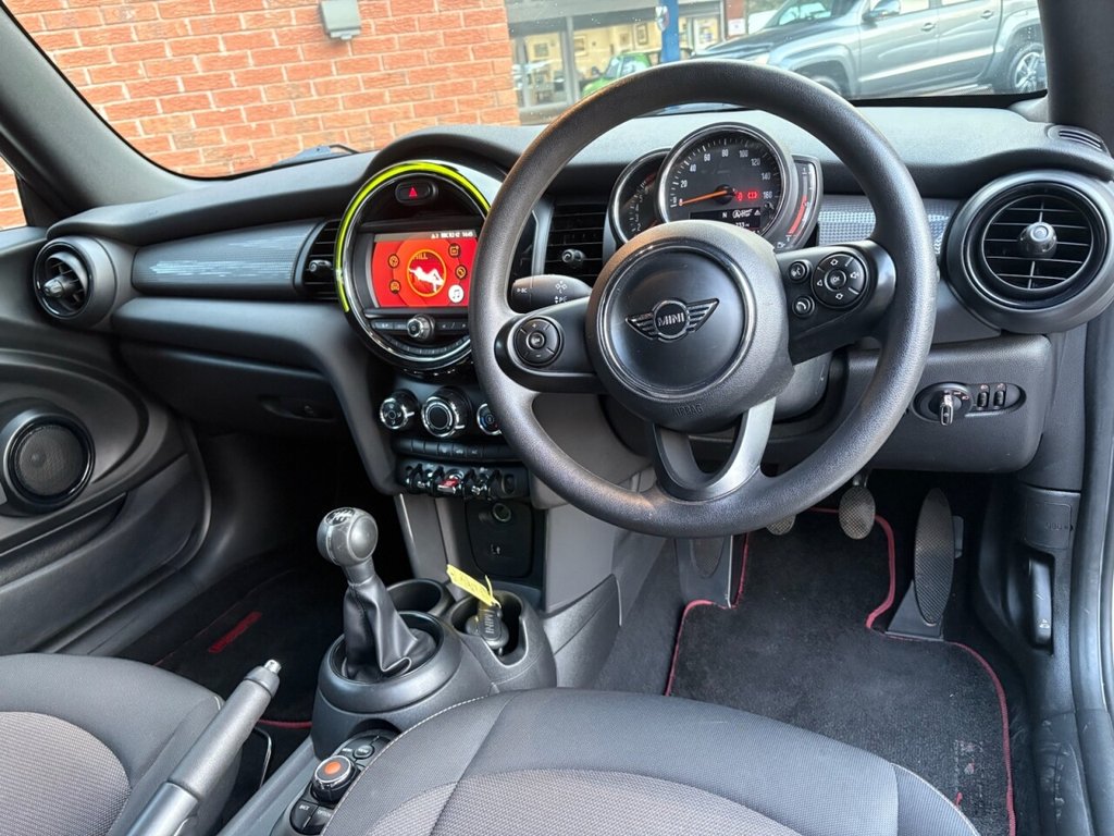 Used MINI Convertible 2018 for sale - 76670550: Photo 5