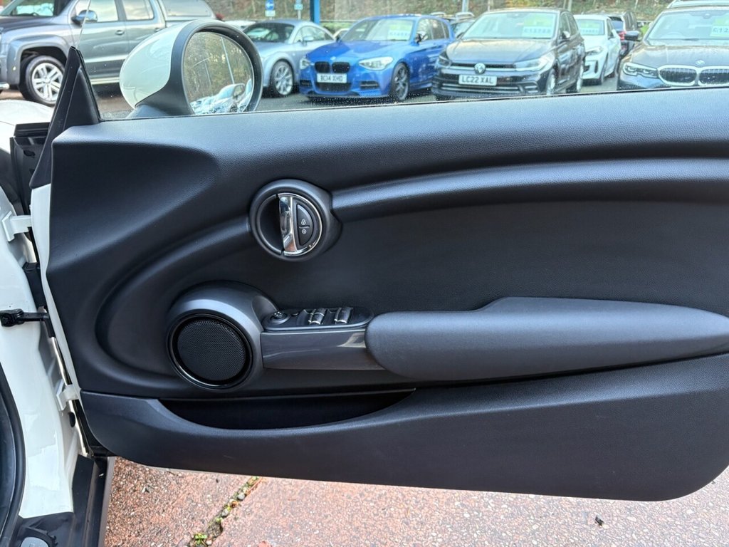 Used MINI Convertible 2018 for sale - 76670550: Photo 7