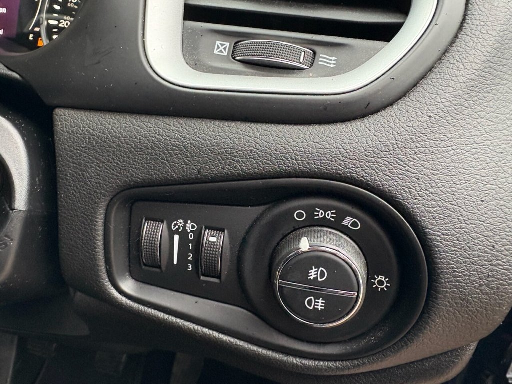 Used Jeep Renegade 2016 for sale - 77463668: Photo 18