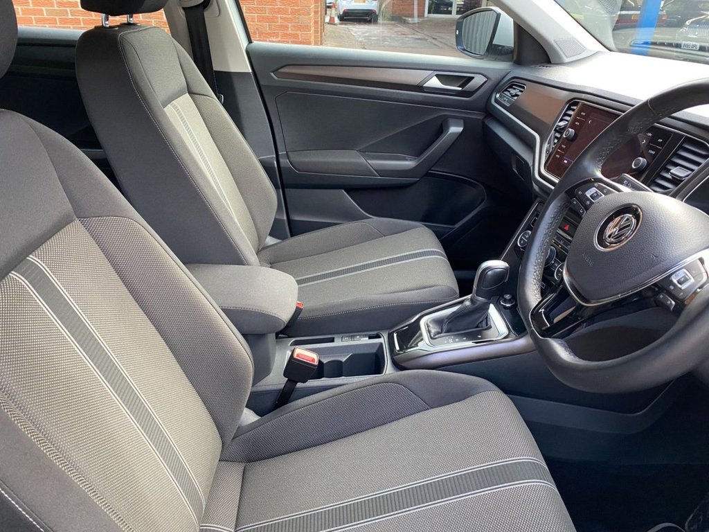 Used Volkswagen T-Roc 2018 for sale - 76710849: Photo 14