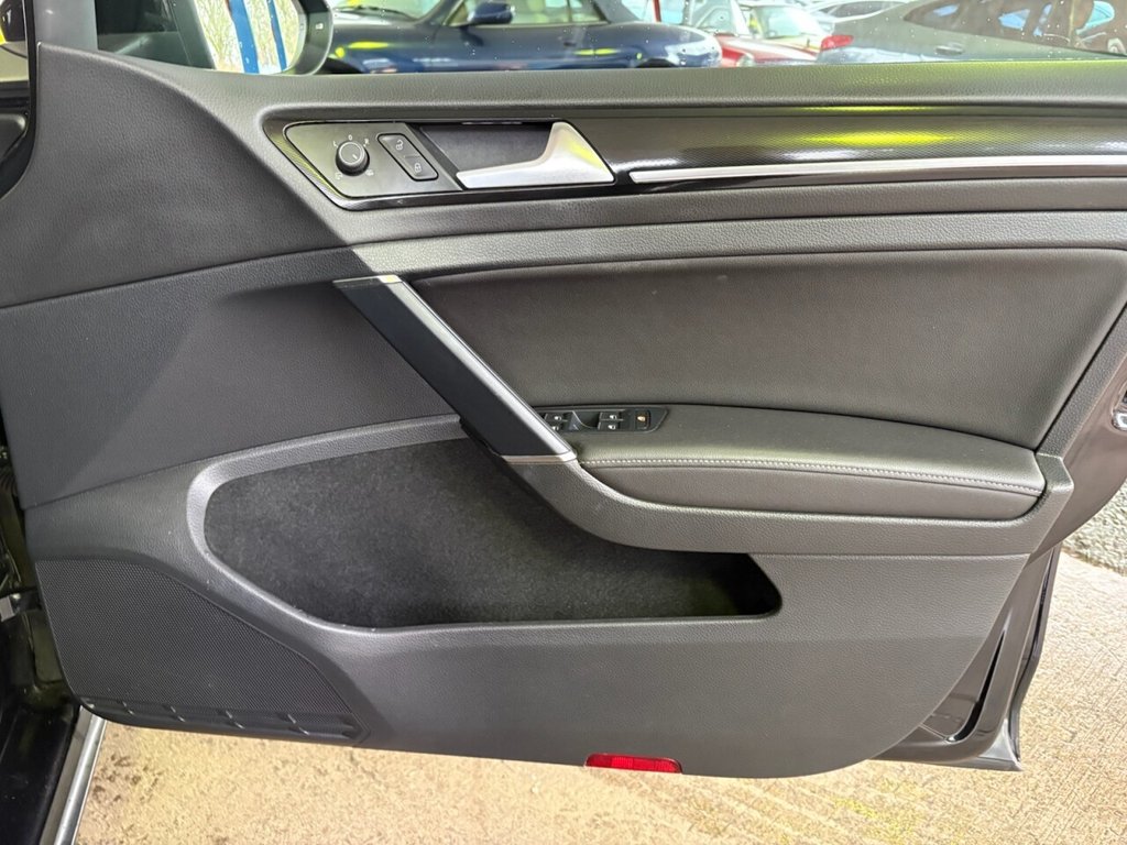 Used Volkswagen Golf 2014 for sale - 77780685: Photo 27