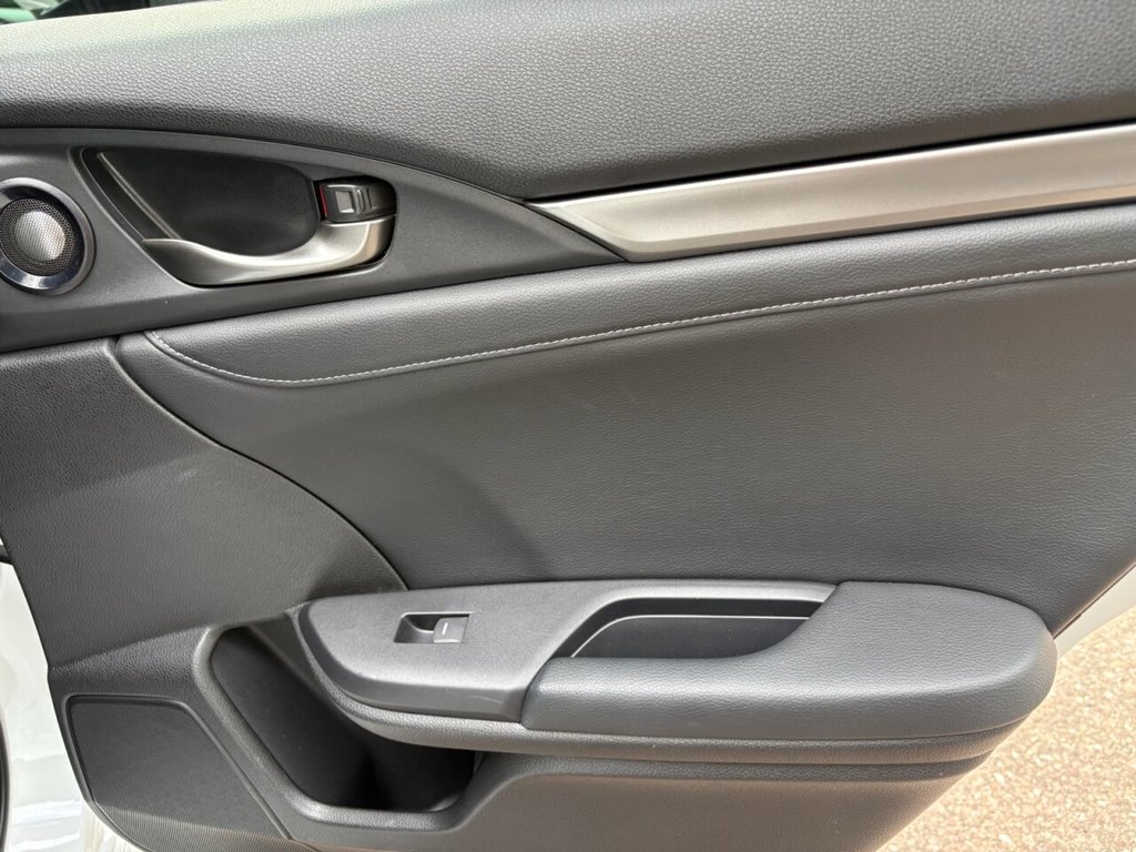 Used Honda Civic 2020 for sale - 78002432: Photo 29