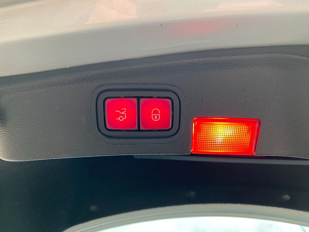 Used Mercedes-Benz C Class 2015 for sale - 76395788: Photo 20