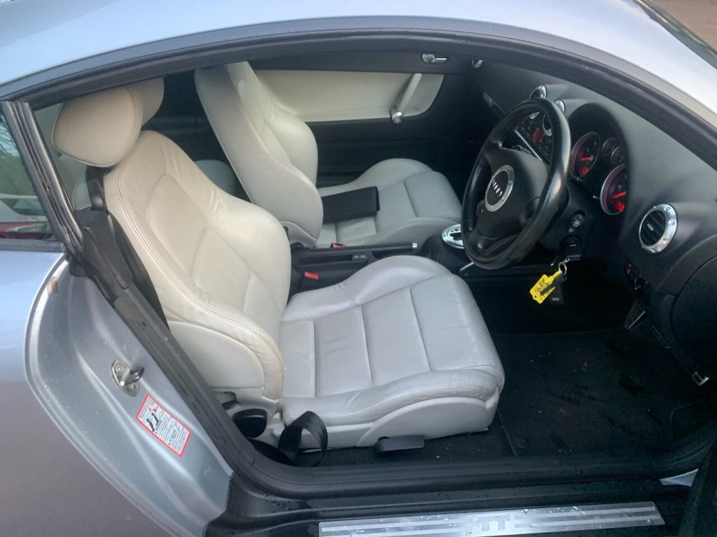 Used Audi TT 2005 for sale - 76655046: Photo 2