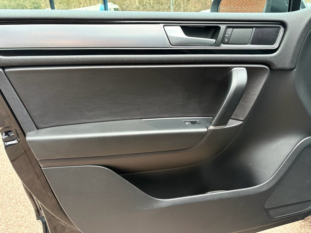 Used Volkswagen Touareg 2015 for sale - 77666946: Photo 28