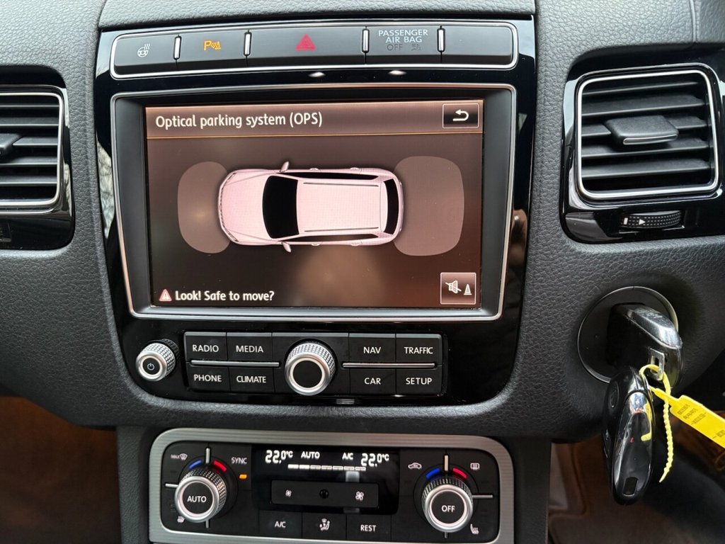 Used Volkswagen Touareg 2015 for sale - 77666946: Photo 41