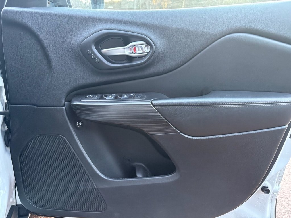 Used Jeep Cherokee 2015 for sale - 76923341: Photo 35