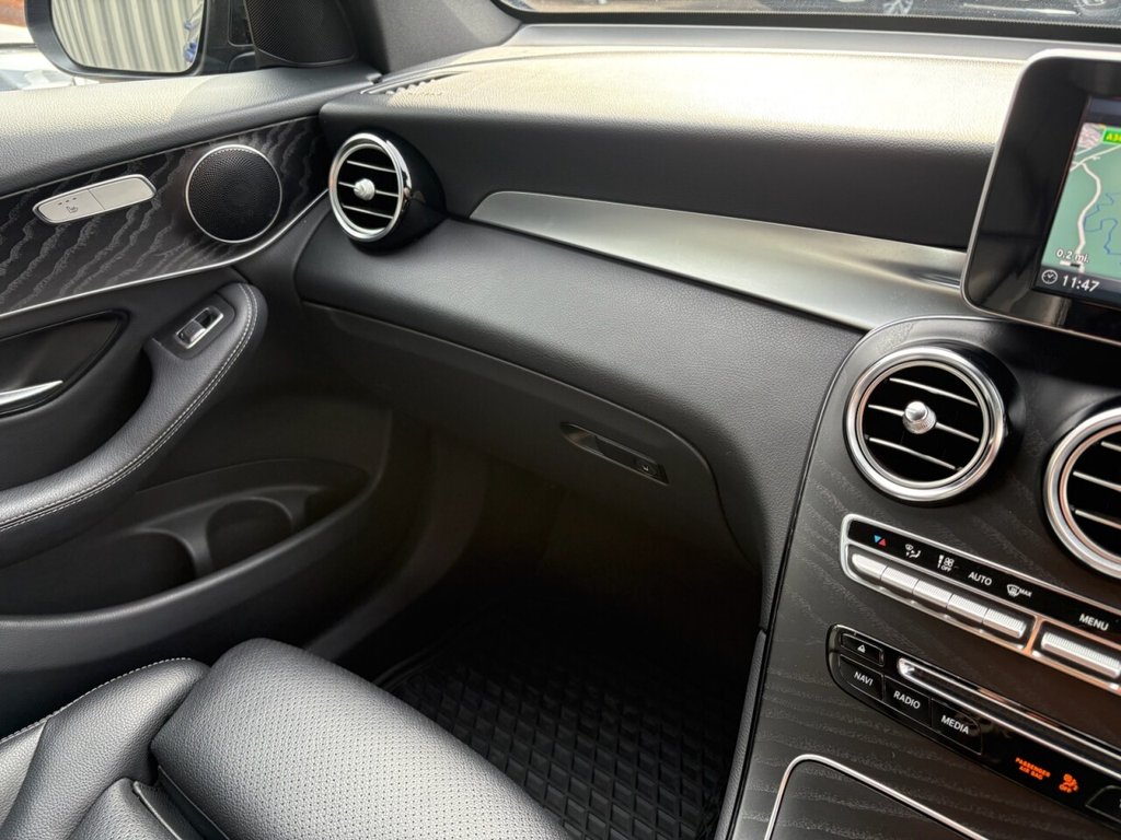 Used Mercedes-Benz GLC 2019 for sale - 77966689: Photo 17