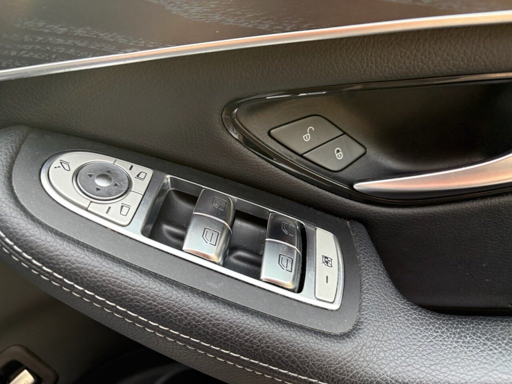 Used Mercedes-Benz GLC 2019 for sale - 77966689: Photo 25