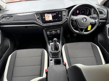 Used Volkswagen T-Roc 2018 for sale - 78780434: Photo